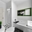 Beverly Hills Stylish & Central 1 BR Apt + Parking