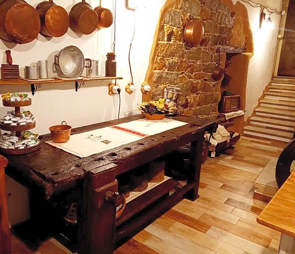 B&B Santu Giuvanni "Un tuffo nel passato Fonnese"