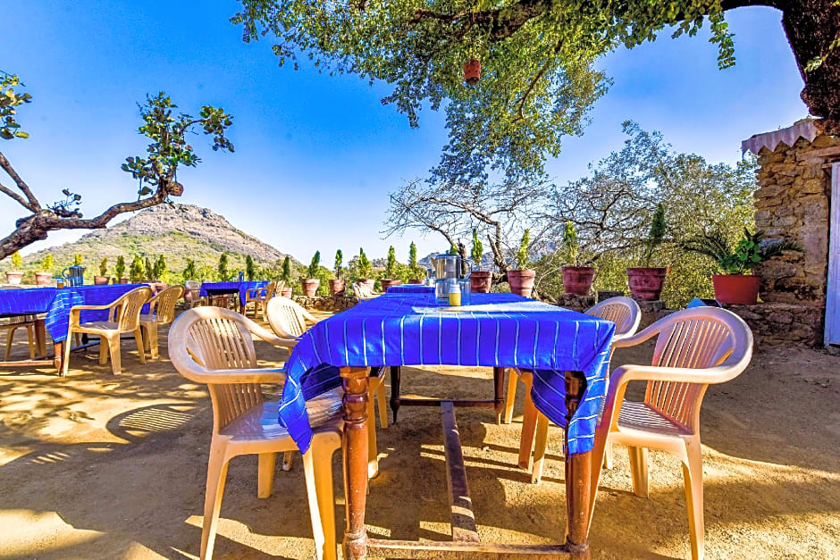 Hotel Castle Rock Mount Abu by SAH