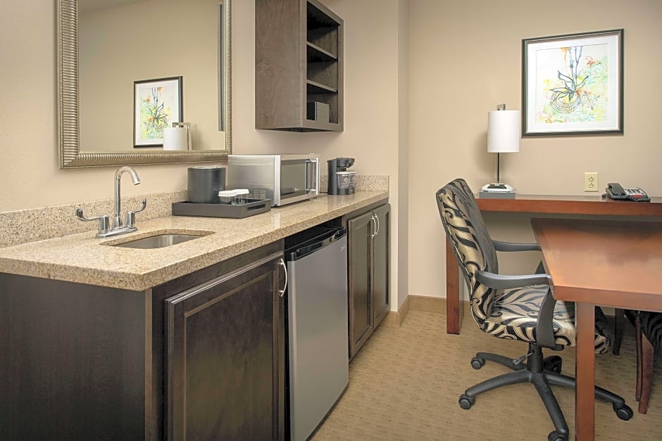 Photo 1 of 7 of Executive 2 Bedroom 1 King Bed and 2 Queen Beds Suite