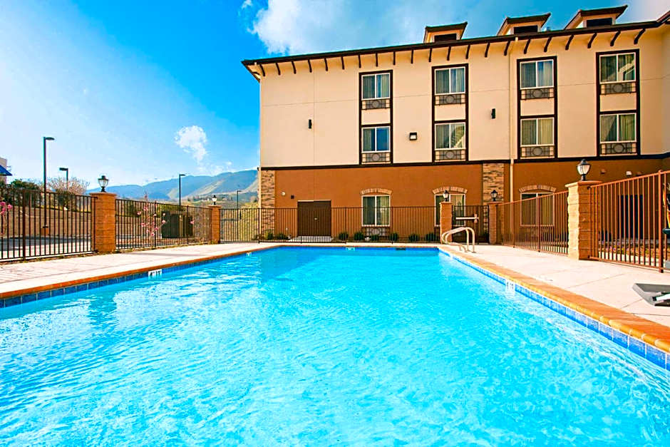 Holiday Inn Express & Suites Frazier Park by IHG