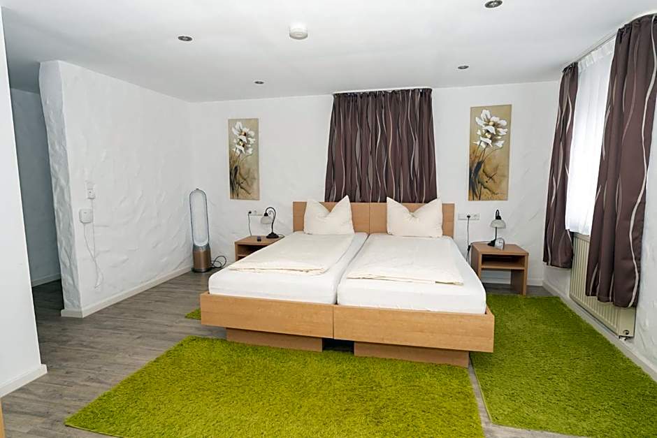 Hotel Garni BURG WALDENSTEIN