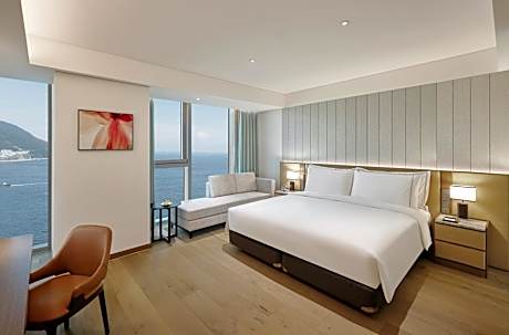 Free Room Upgrade - Deluxe Double to Premium King