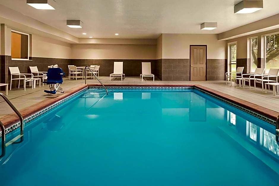 Country Inn & Suites by Radisson, Indianapolis South, IN