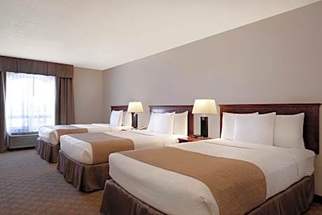 Double Room with Three Double Beds - Non-Smoking