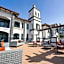 La Quinta Inn & Suites by Wyndham Santa Cruz