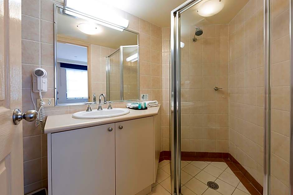 Canberra Parklands Central Apartment Hotel