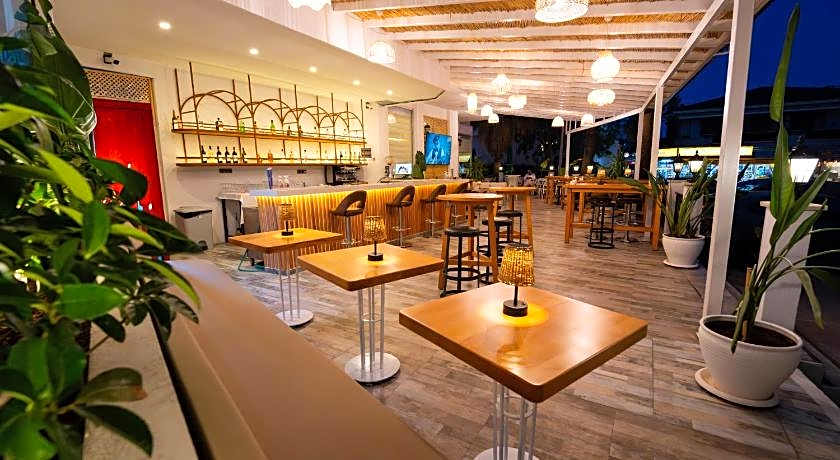 Aurasia Sea Side Hotel