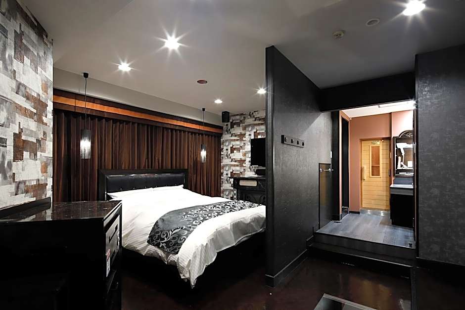 HOTEL Birthday 楠店