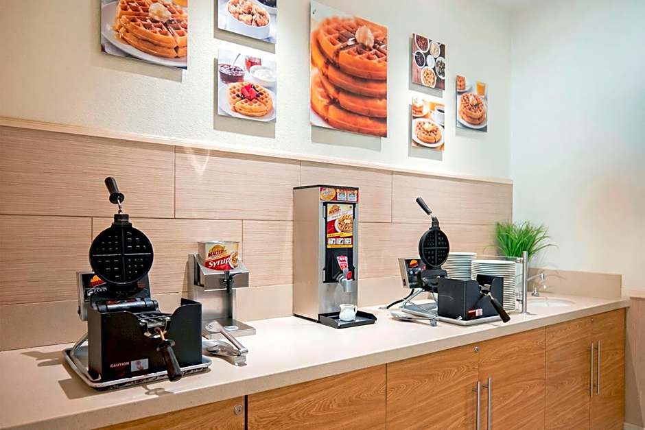 La Quinta Inn & Suites by Wyndham Danbury