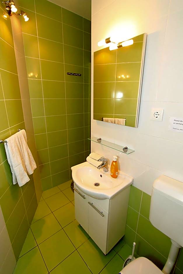 Nirvana Rooms & Apartments