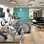 Holiday Inn Express & Suites North Brunswick By IHG