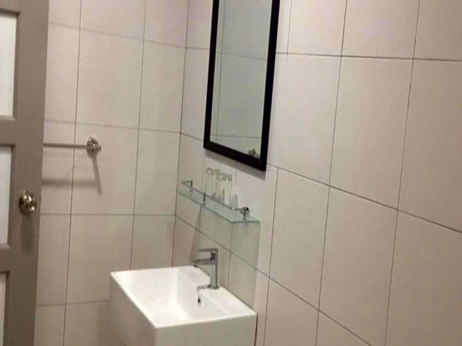 OYO 89492 Carlton Inn Bukit Ubi