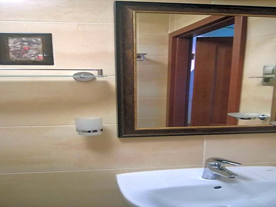 Czocha Palace&Czocha Camping - OR Czocha