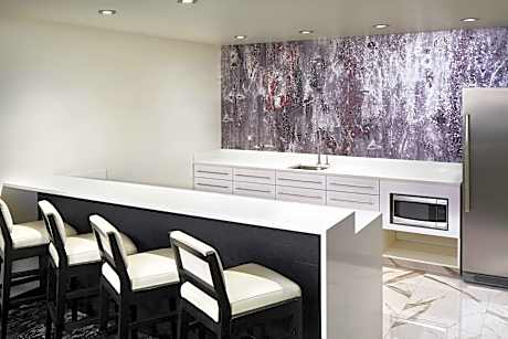 Governor Suite, Suite, 1 King, Fireplace