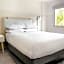 Hampton by Hilton Grand Cayman Seven Mile Beach
