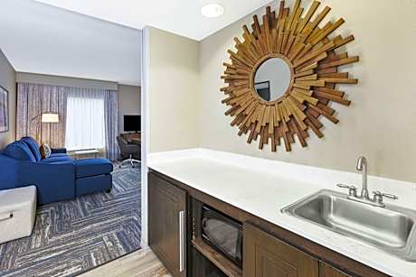 Queen Studio Suite with Two Queen Beds - Non-Smoking