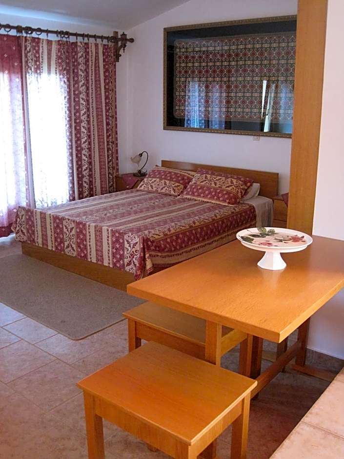 Photo 1 of 6 of 1 Bedroom Apartment