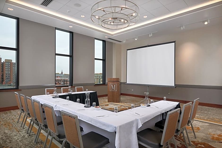 The Merrill Hotel & Conference Center, Muscatine, a Tribute Portfolio Hotel