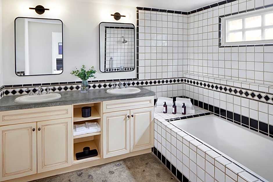 Lavender, A Four Sisters Inn