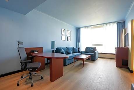 One-Bedroom Suite with Sofa Bed