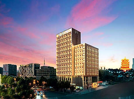Vienna International Hotel Wuhan Huanghelou Pengliuyang Metro Station