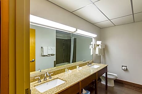 2 King Beds Suite Nonsmoking Upgrade