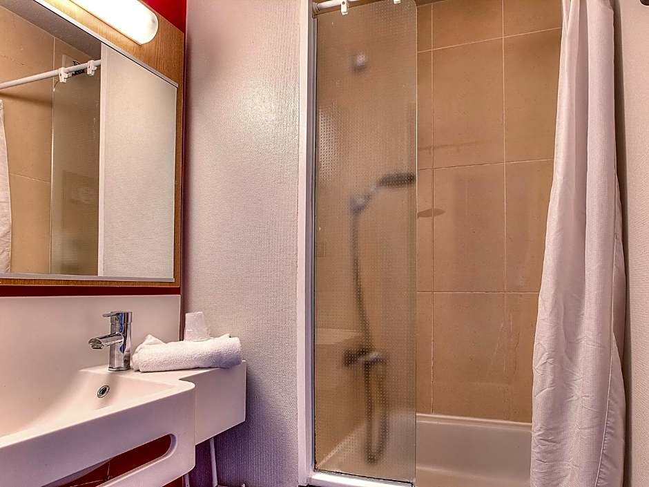 B&B Hôtel Villeneuve Loubet Village