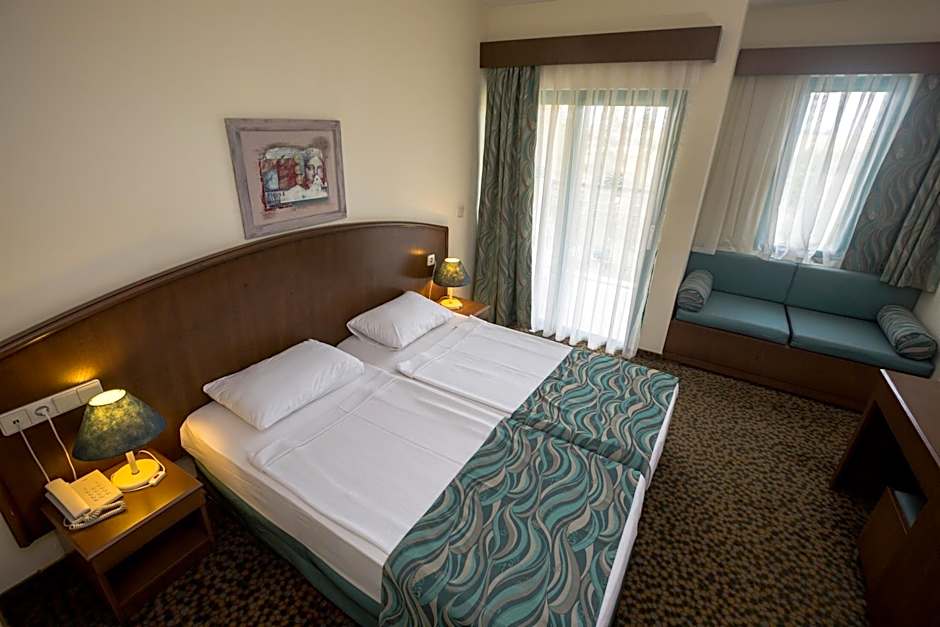 Photo 1 of 4 of Standard Double Room