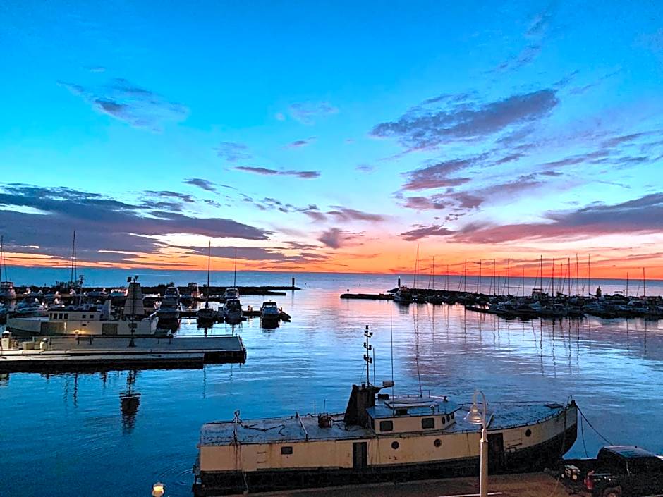 Paradise Inn On the Beach