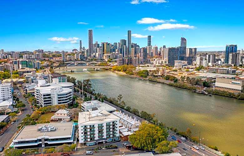 Central Cosmo Apartment Hotel