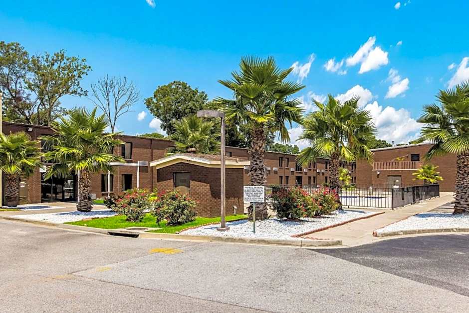 Econo Lodge Garden City