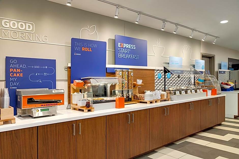 Holiday Inn Express Hotel and Suites Forrest City By IHG