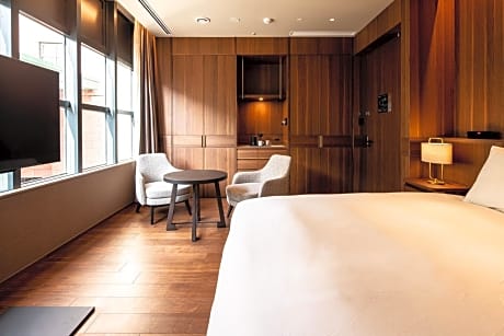 Moderate Double Room with Club Lounge Access (Episode 2) - Non-Smoking
