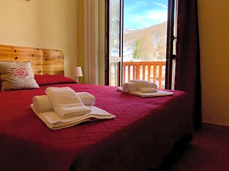 Double Room with Mountain View