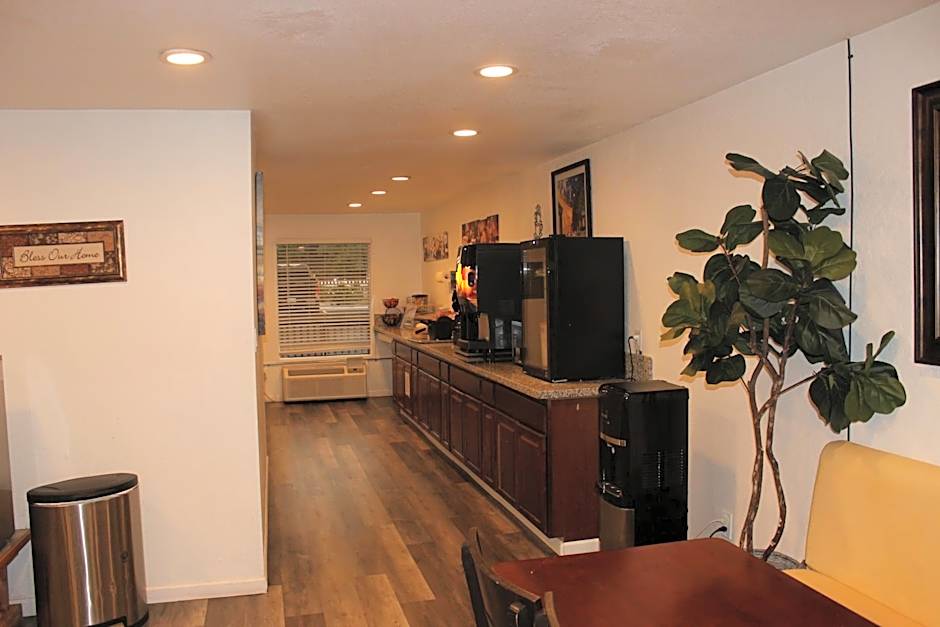 Cedarwood Inn of Ashland