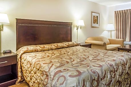 1 King Bed, Choice Room, Nonsmoking