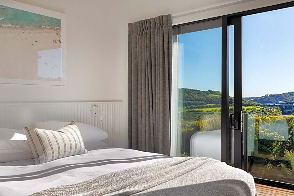 Cable Bay Views
