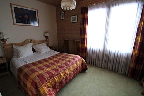 Double Room with Mountain View