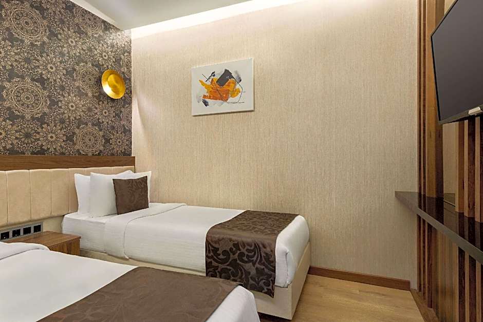 Operla Airport Hotels, Trademark Collection by Wyndham