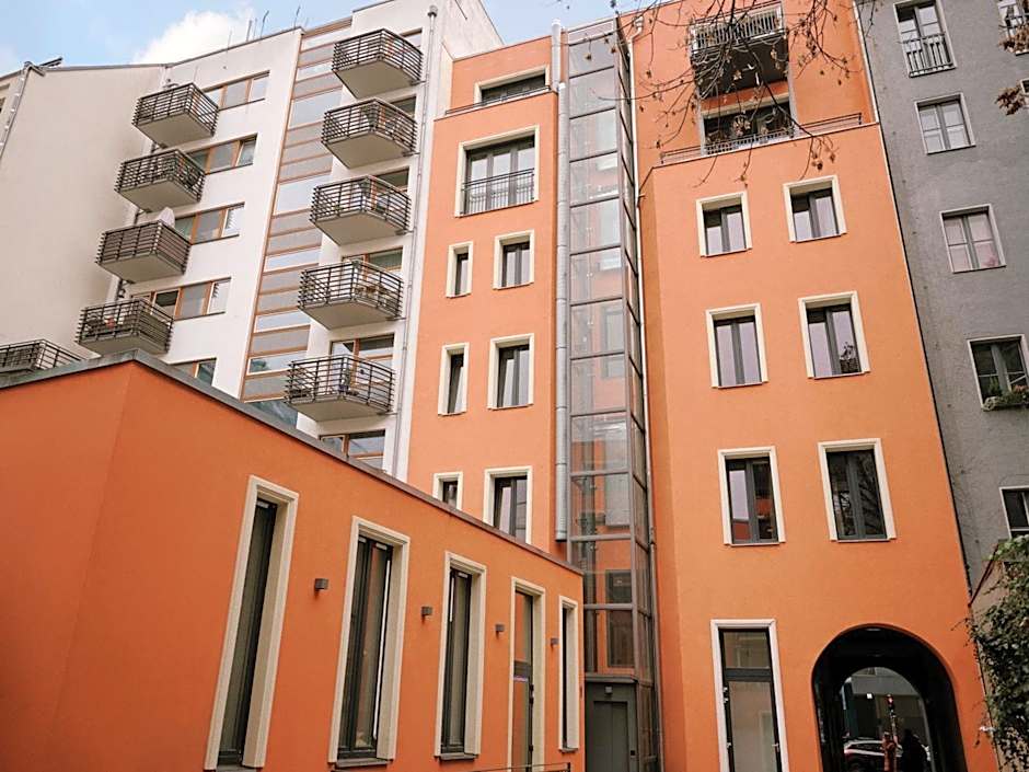 Art Apartments
