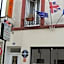 Hotel le Petit Chateau (ex hotel des amis)