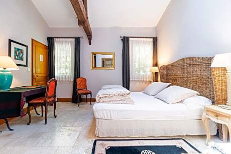 Deluxe Double Room with Shower