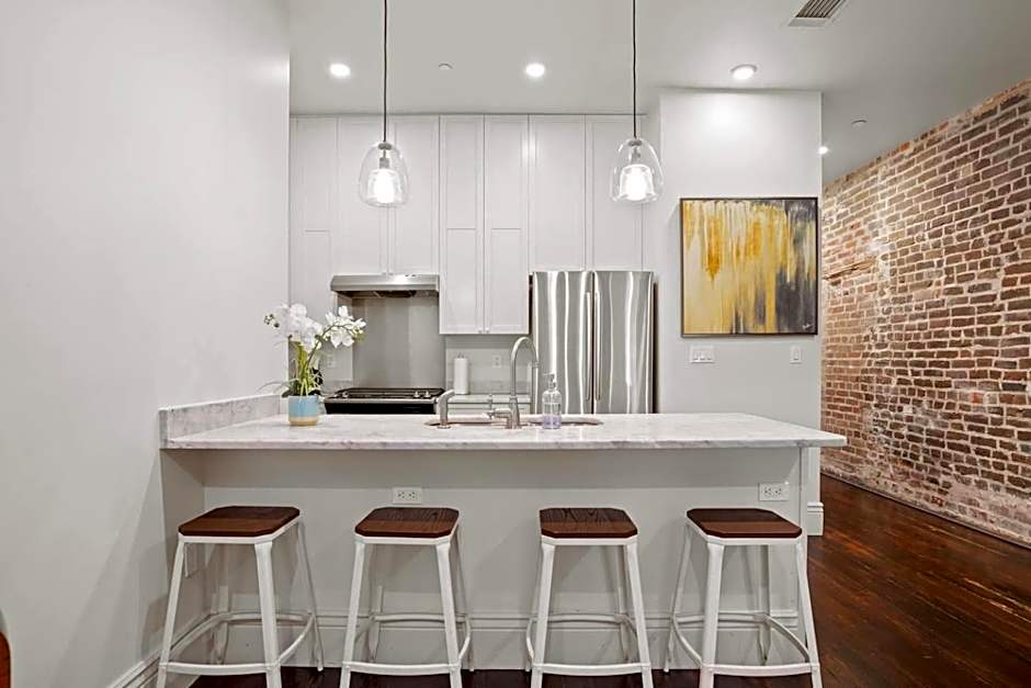 Group-friendly Suite Near Bourbon Street