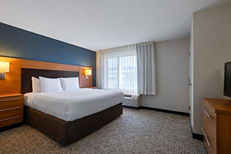 One-Bedroom King Suite