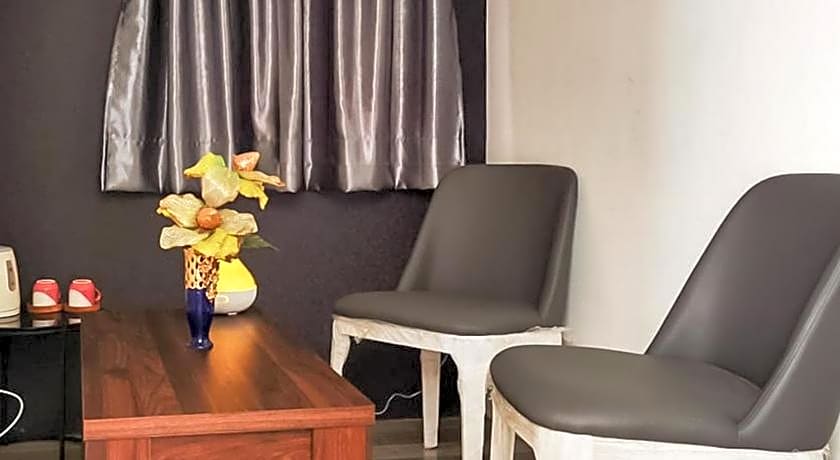 RedDoorz Plus @ Taman Madiun