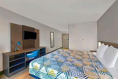 1 King Bed | Mobility Accessible Tub, Nsmk