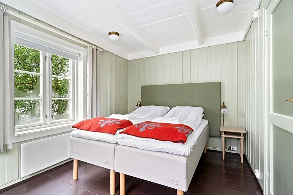 Kongsvold Fjeldstue by Frich`s