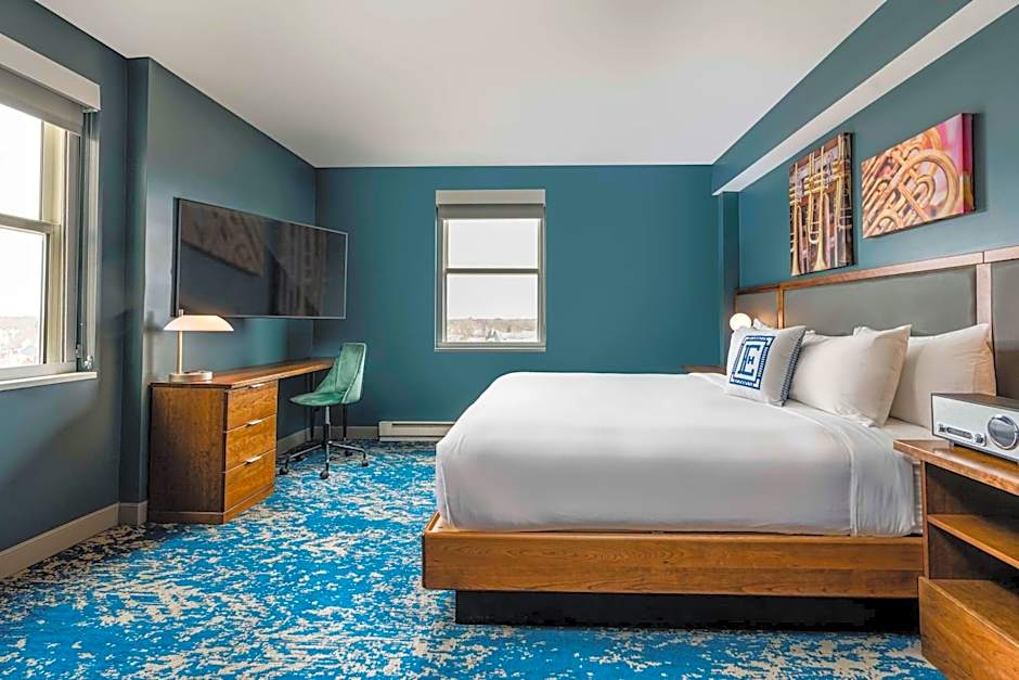 Hotel Elkhart, Tapestry Collection By Hilton
