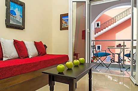 1 Bedroom Apartment with Kitchenette